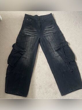 YesStyle - Kenning low rise washed wide leg cargo jeans